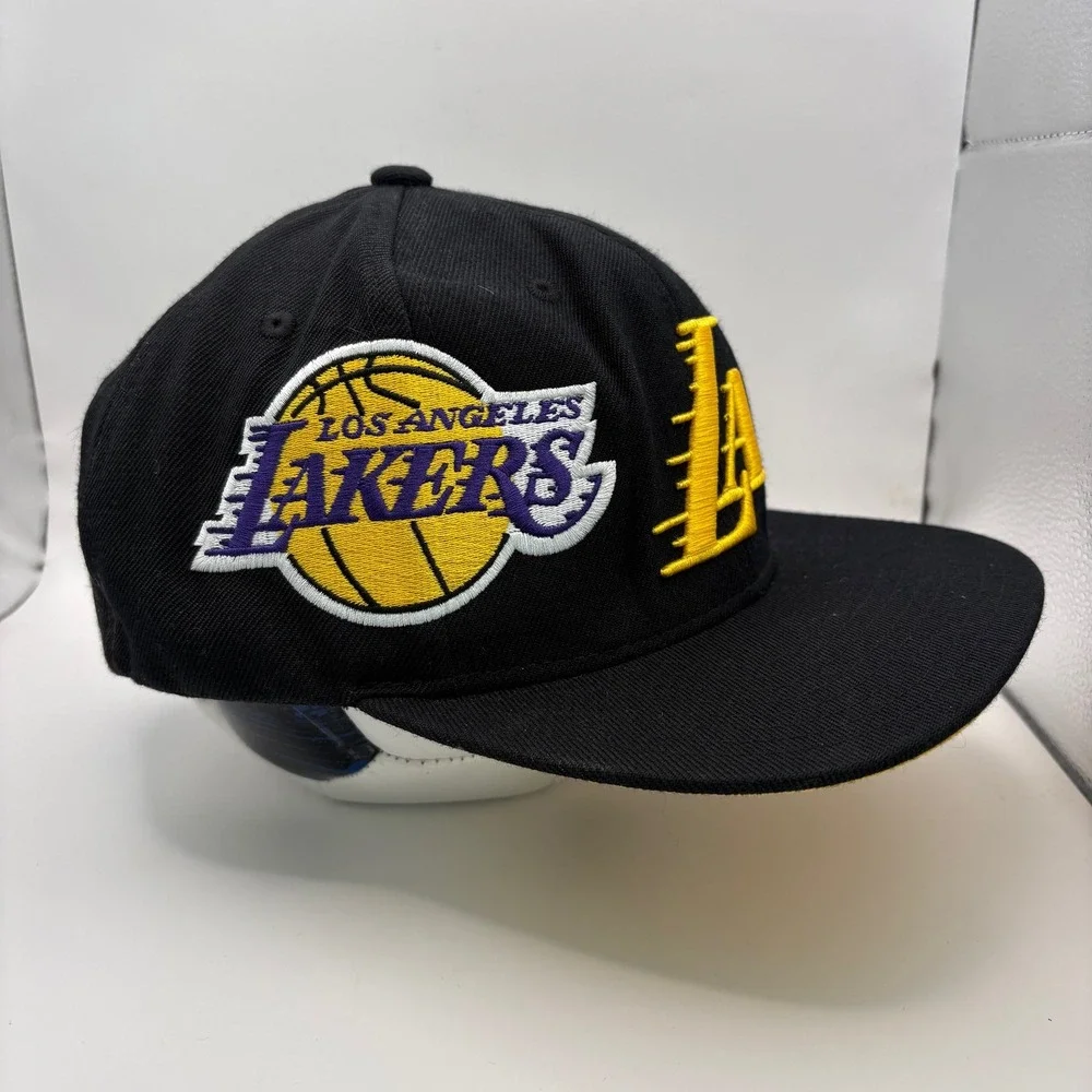 Vintage Mitchell Ness I110 Los Angeles Lakers 2000 2001 2002 NBA Finals Snapback